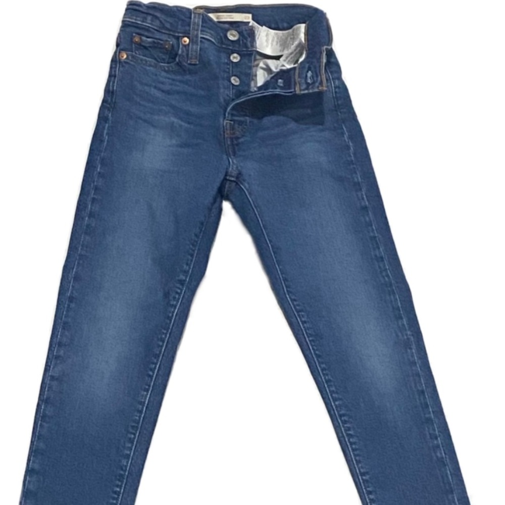 Levi’s blue button up wedgie skinny jeans